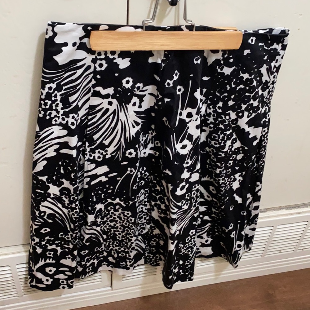 Talbots Black and white skirt